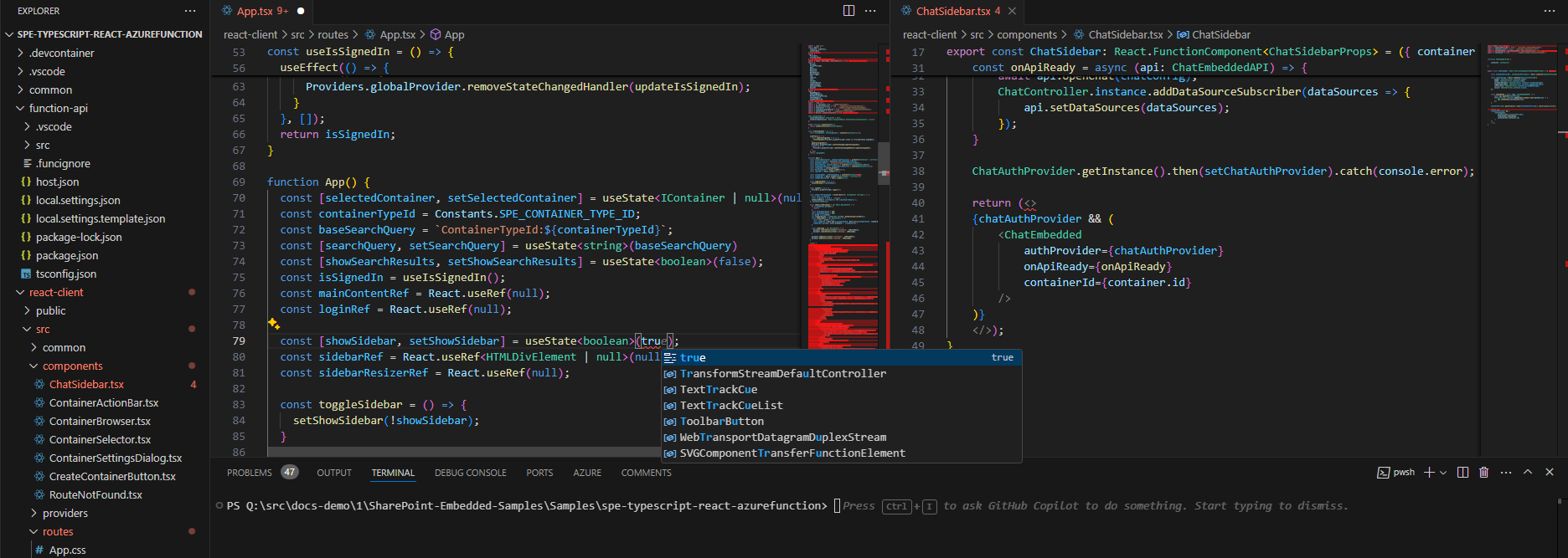 VS Code-Datei-Explorer mit geöffneter App.tsx mit Zeile der showSidebar-Variablen useState-Funktionseingabe von false in true geändert, um die Anzeige der Chat-Seitenleiste zu aktivieren