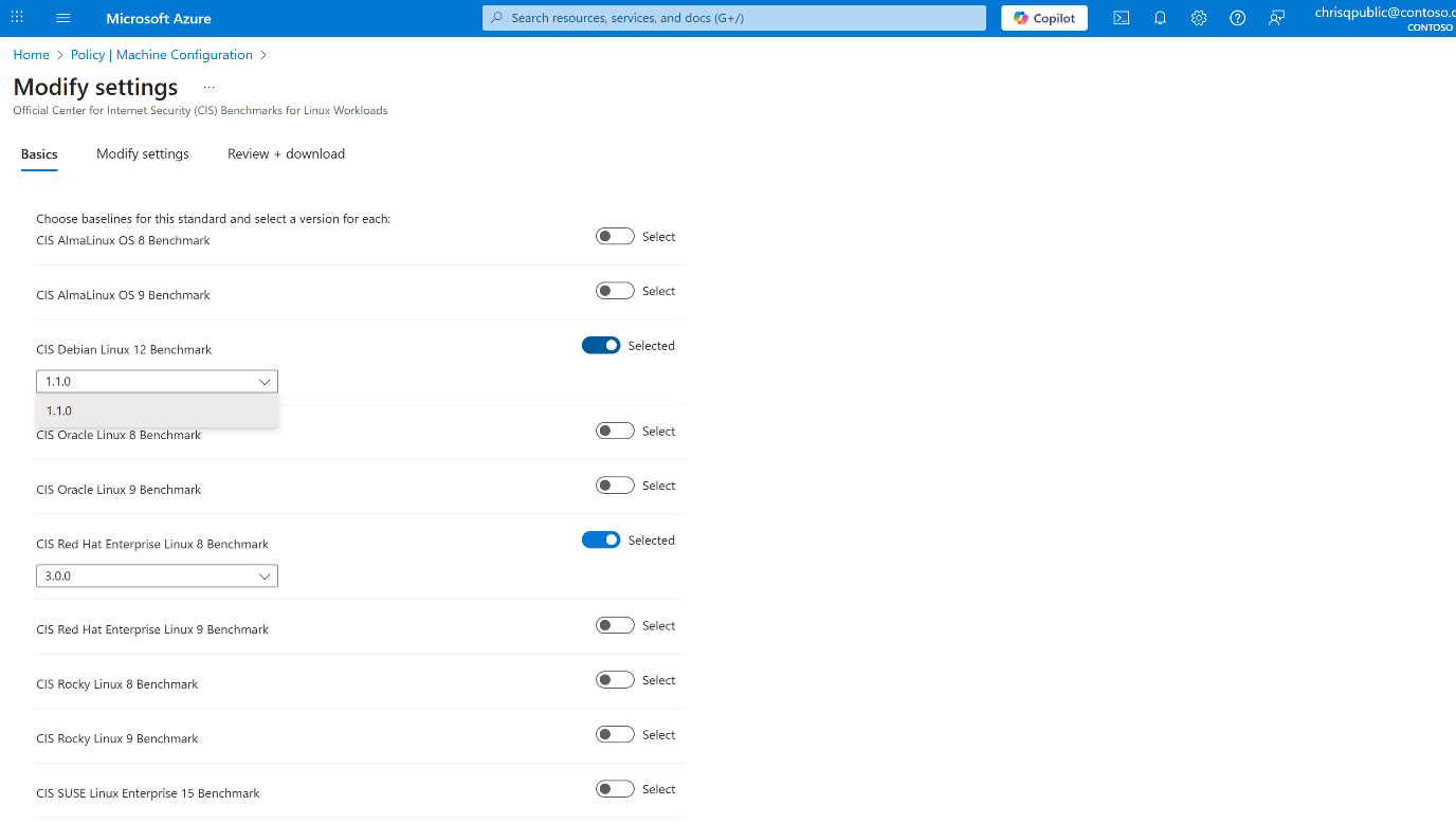 Screenshot of CIS Benchmarks Linux distribution selection with version options.
