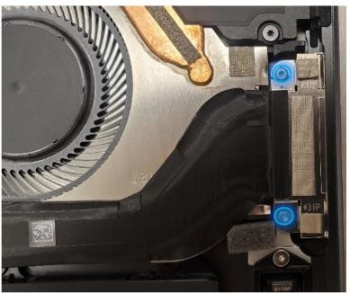 Screenshot that shows both Surface Connect Port screws being snugged after toe-in positioning.