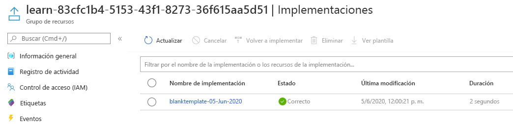 Interfaz del portal de Azure para las implementaciones, con una implementación listada y un estado satisfactorio.