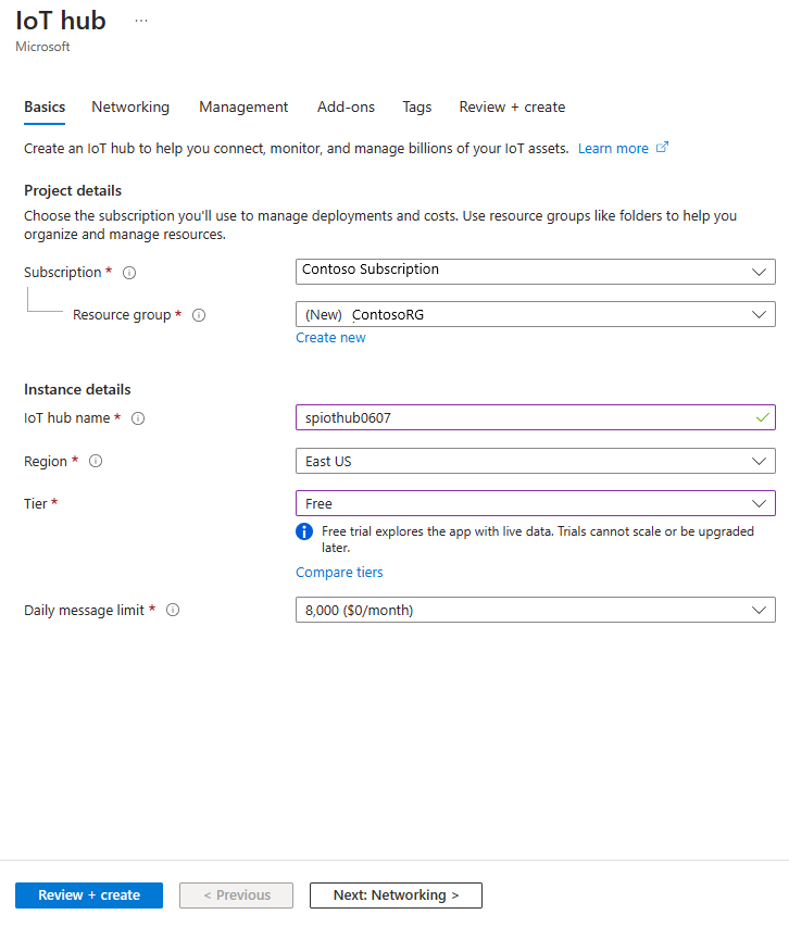 Capture d’écran montrant l’Assistant Création d’IoT Hub dans le portail Azure.