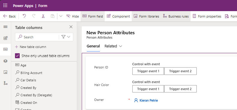 Diagramme montrant plusieurs contrôles ajoutés au formulaire