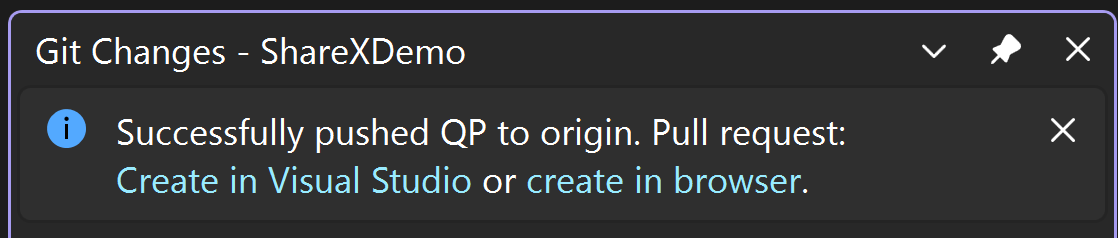 Capture d’écran de la fenêtre Modifications Git avec la barre d’informations 'Envoi de QP à l'origine réussi. Demande de tirage (pull request)&nbsp;: créer dans Visual Studio ou dans le navigateur.' dans Visual Studio 2022.