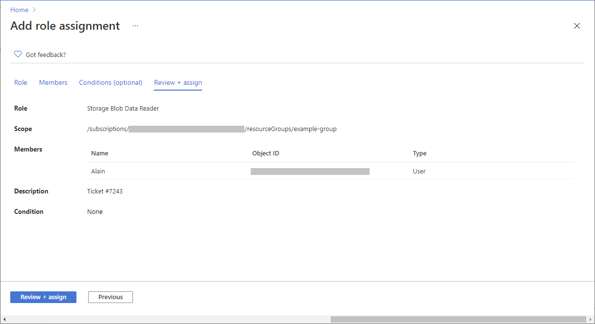 [レビューと割り当て] タブが表示された [ロールの割り当て] ページのスクリーンショット。