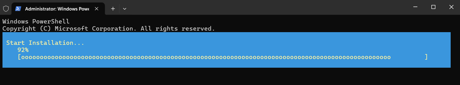Windows Server に Hyper-V をインストールする進行状況を示す PowerShell ウィンドウのスクリーンショット。