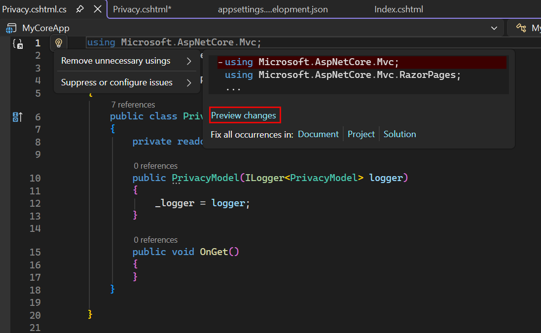 스크린샷은 Visual Studio Code 편집기에서 Privacy.cshtml 파일을 보여주며, 빠른 작업 툴팁이 열리고 변경 내용 미리 보기가 강조 표시되어 있습니다.