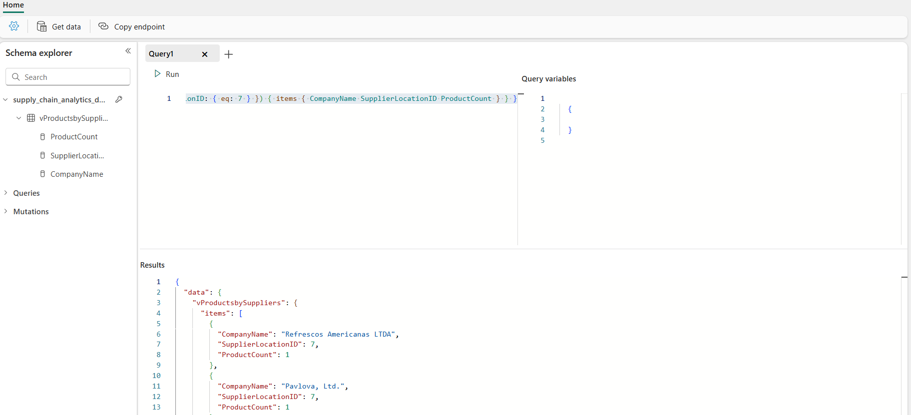 Captura de tela de uma consulta GraphQL e conjunto de resultados para um banco de dados SQL.