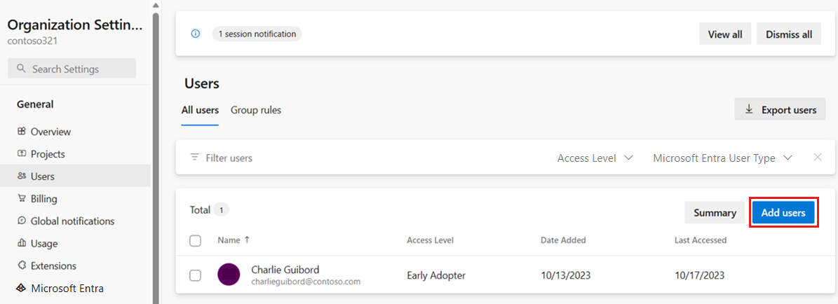 屏幕截图显示“用户”页面,其中突出显示了“添加用户”。
