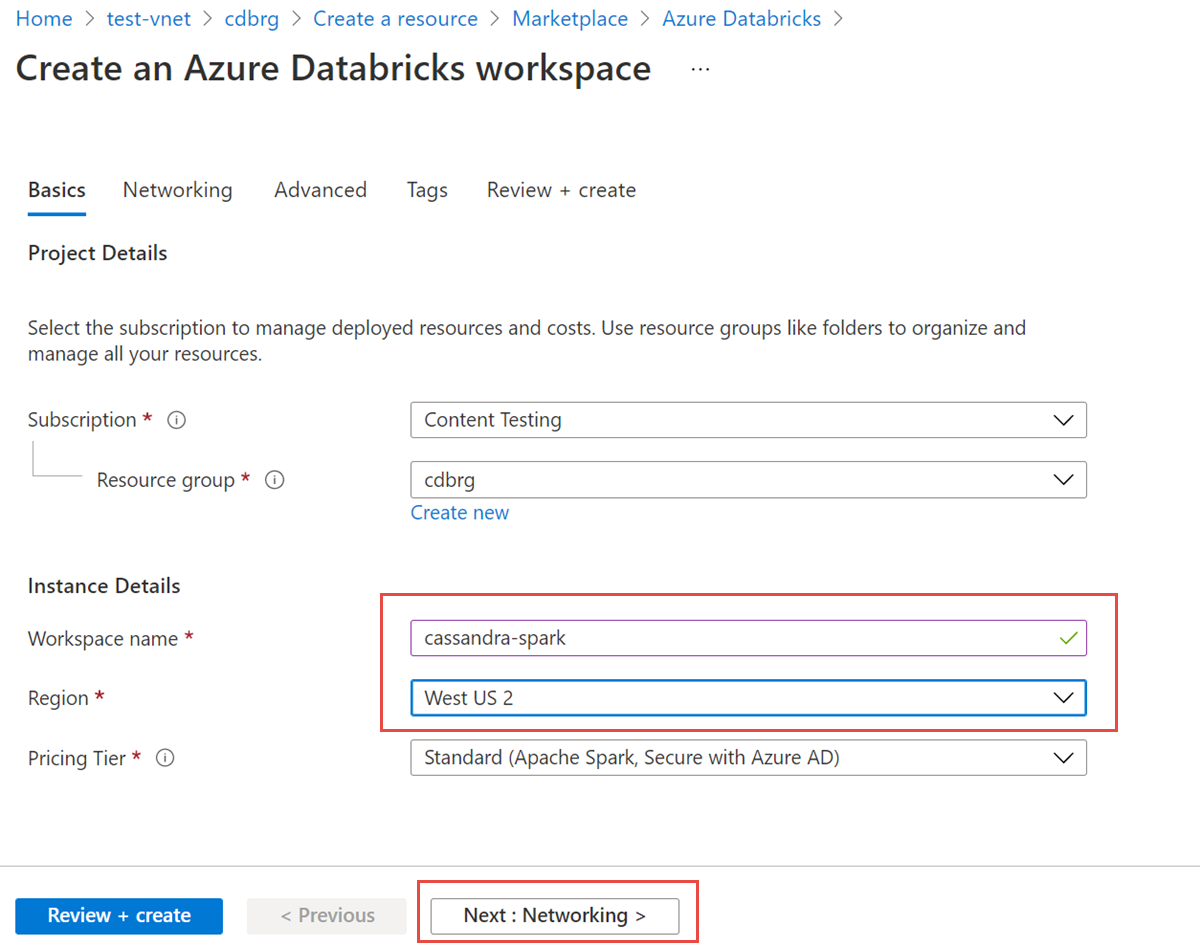 显示一个对话框的屏幕截图，可在其中输入 Azure Databricks 帐户的工作区名称、区域和定价层。