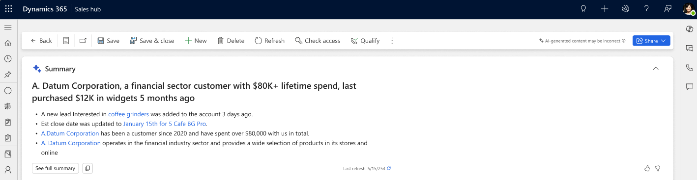 Dynamics 365 Sales 中展开的 Copilot 客户摘要的屏幕截图。