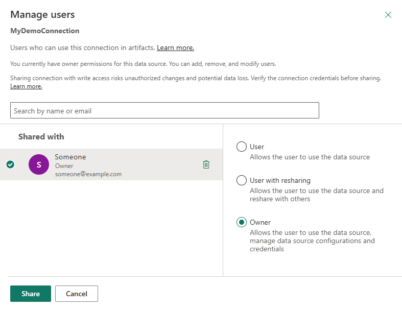 “管理用户”对话框的屏幕截图，其中显示了搜索框和“共享用户”列表。可用权限是用户、具有重新共享的用户和所有者。