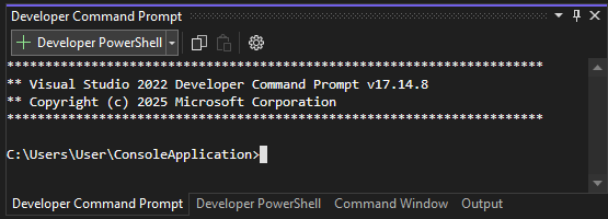 显示多个选项卡的 Visual Studio 终端窗格的屏幕截图。